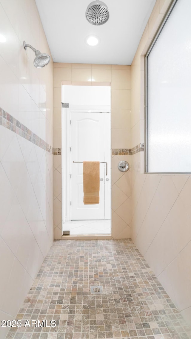 3126 E Fruitvale Ct, Gilbert, AZ 85297 - bathroom featuring a tile shower