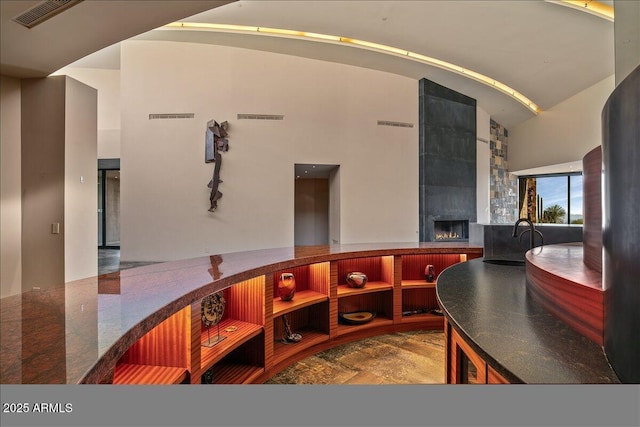 common area featuring visible vents
