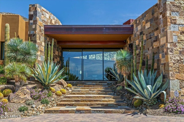 43105 N 102nd St, Scottsdale, AZ 85262 - entrance to property featuring stone siding