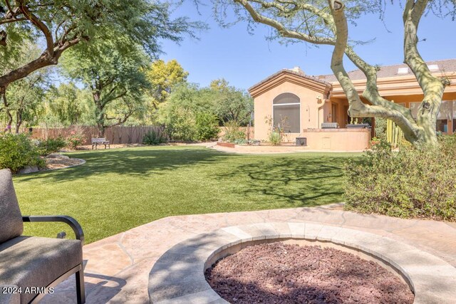 7101 E Berneil Ln, Paradise Valley, AZ 85253 - view of yard with a patio area