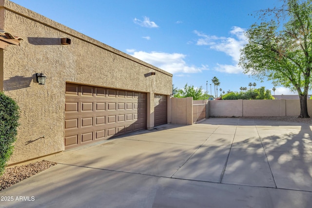 9 E Los Arboles Cir, Tempe, AZ 85284 - view of garage