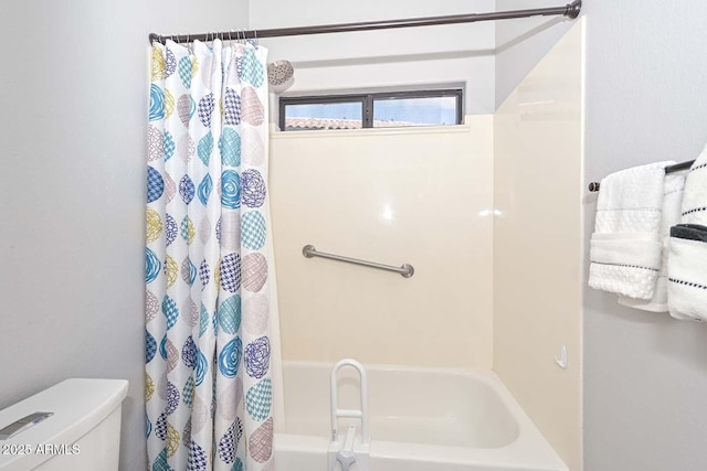 1623 E Runion Dr, Phoenix, AZ 85024 - full bathroom featuring shower / tub combo with curtain and toilet
