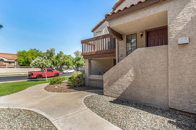 839 S Westwood Unit 287, Mesa, AZ 85210 - view of home's exterior with stucco siding and a balcony