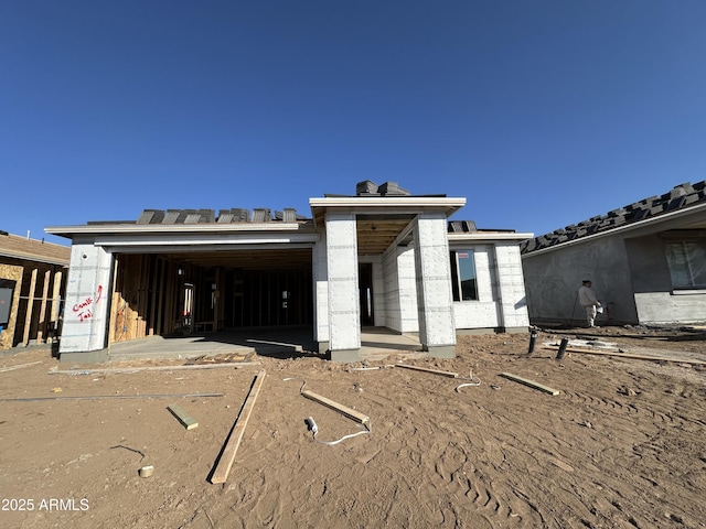 view of front of house with a garage