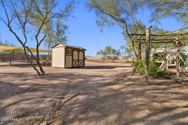 view of yard with a shed