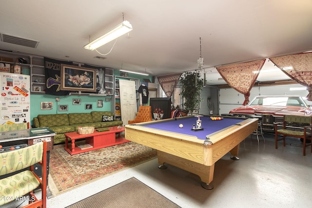 playroom featuring pool table