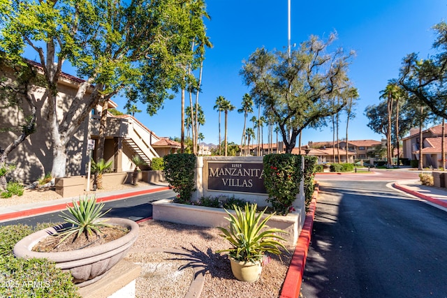 view of community / neighborhood sign