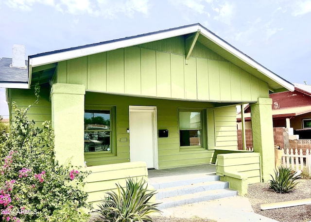 view of front of property featuring covered porch