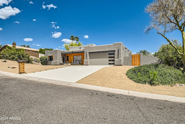 view of front facade featuring a garage