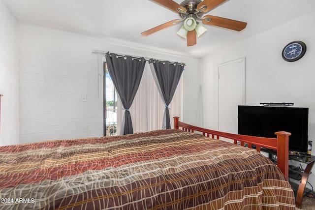 bedroom with ceiling fan