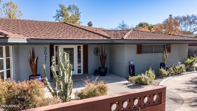 view of front of property