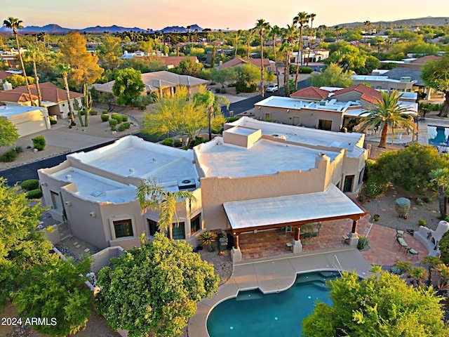 view of aerial view at dusk