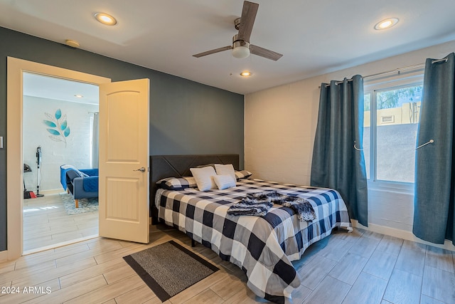 bedroom with ceiling fan