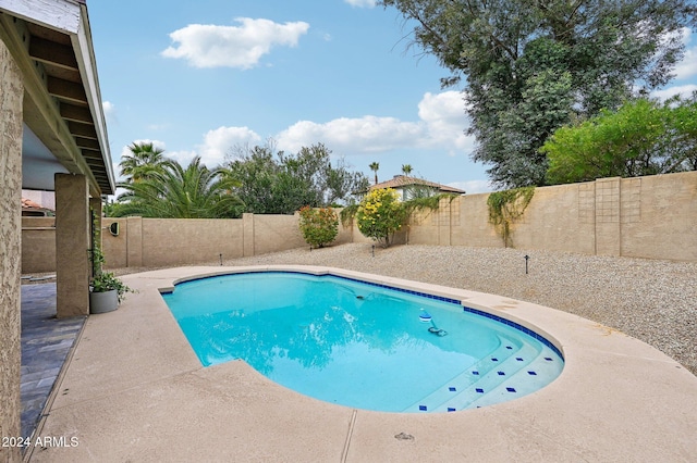 5544 E Paradise Ln, Scottsdale, AZ 85254 - view of swimming pool featuring a fenced backyard and a patio area