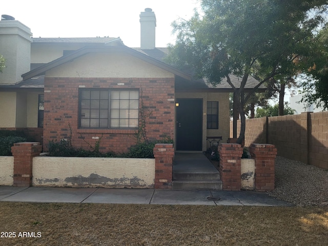 view of front of property