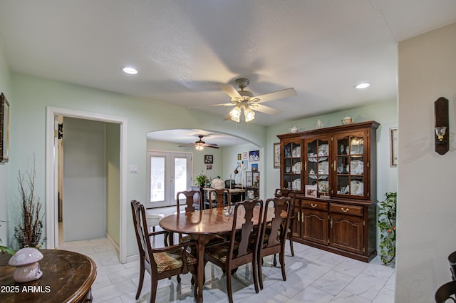 dining room with ceiling fan