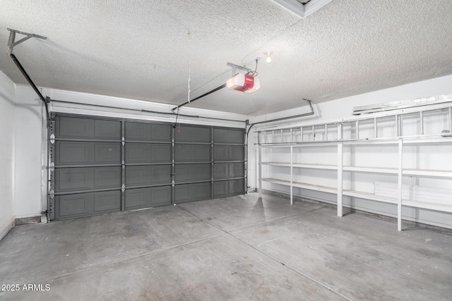 1055 E Ingram St, Mesa, AZ 85203 - garage with a garage door opener