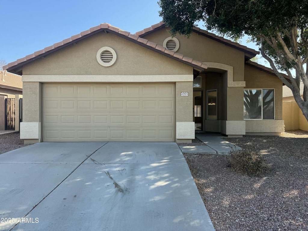 view of front facade with a garage