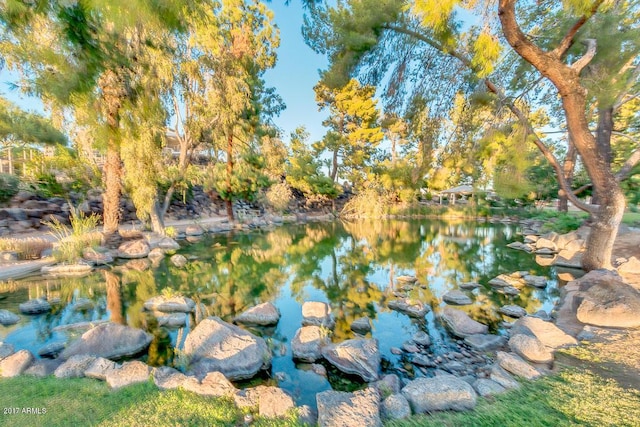 view of yard featuring a water view