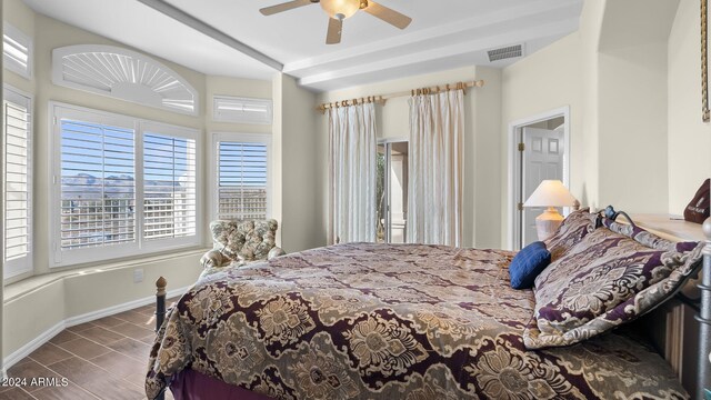 bedroom with ceiling fan