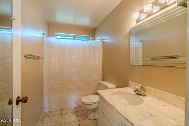 full bathroom featuring tile patterned floors, a shower with curtain, toilet, and vanity