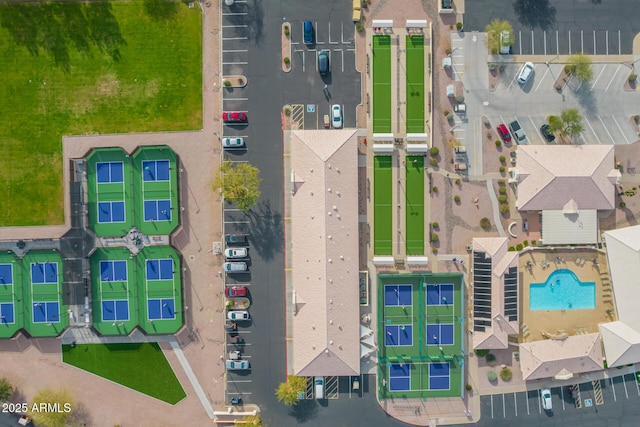 birds eye view of property featuring a residential view