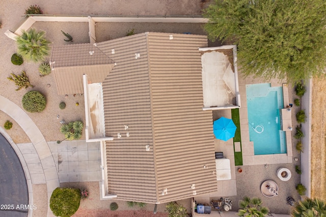 drone / aerial view of a pool area