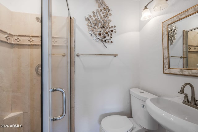 3140 W Alvarado Rd, Phoenix, AZ 85009 - full bath featuring a sink and a shower stall