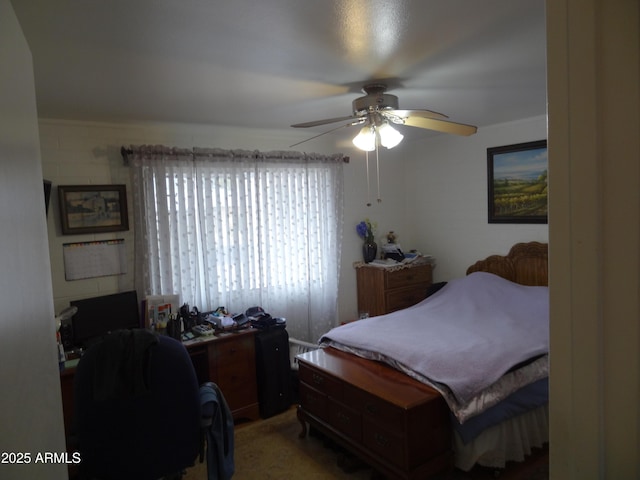 bedroom with ceiling fan