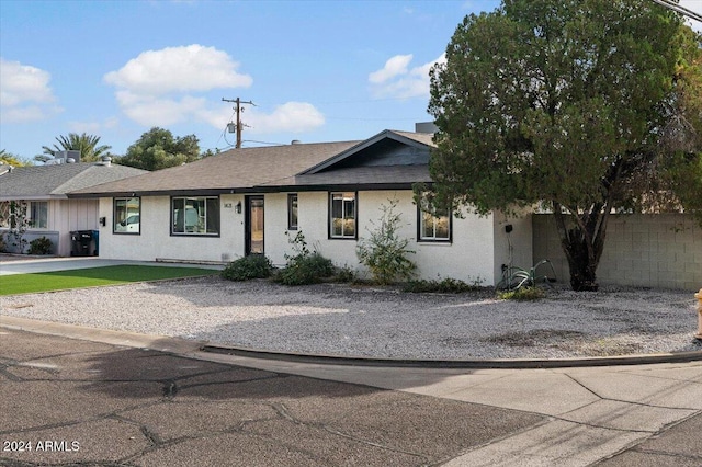 view of front of property