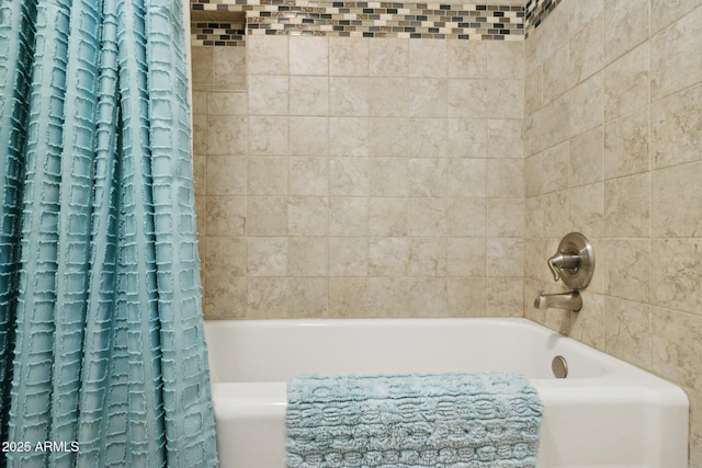 7042 N 13th St, Phoenix, AZ 85020 - full bathroom featuring shower / tub combo