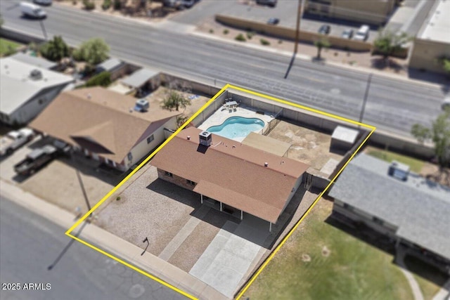 724 N Pine St, Gilbert, AZ 85233 - aerial view of property's location featuring property parcel outlined and a pool
