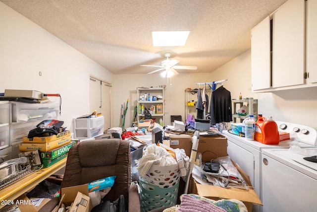 interior space with ceiling fan, a textured ceiling, and washing machine and clothes dryer