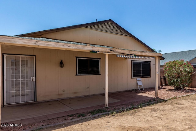 2906 W Irma Ln, Phoenix, AZ 85027 - view of side of property with a patio area and fence