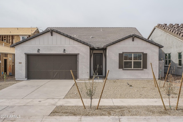 view of front of house featuring a garage