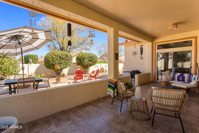 2675 Tarina Way, Sierra Vista, AZ 85650 - view of patio featuring outdoor dining area, outdoor lounge area, and a fenced backyard