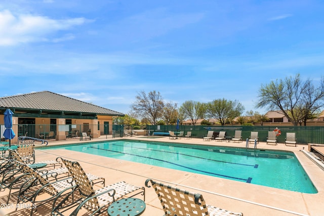 2675 Tarina Way, Sierra Vista, AZ 85650 - community pool featuring fence and a patio area