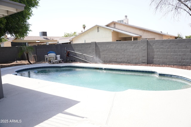1632 E Saint Charles Ave, Phoenix, AZ 85042 - view of pool featuring a fenced backyard and a patio area