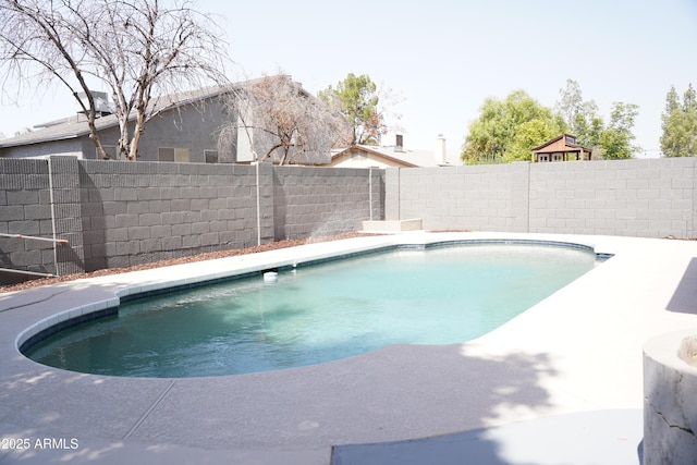 1632 E Saint Charles Ave, Phoenix, AZ 85042 - view of swimming pool featuring a fenced backyard