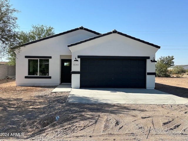 view of front facade featuring a garage