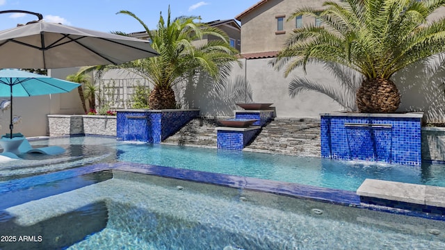 2985 N Point Ridge Rd, Buckeye, AZ 85396 - swimming pool with an in-ground hot tub