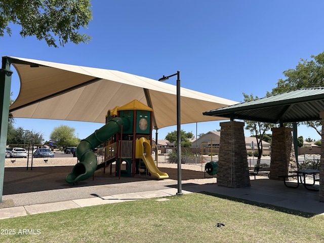 1077 E Loma Vista St, Gilbert, AZ 85295 - community jungle gym featuring fence