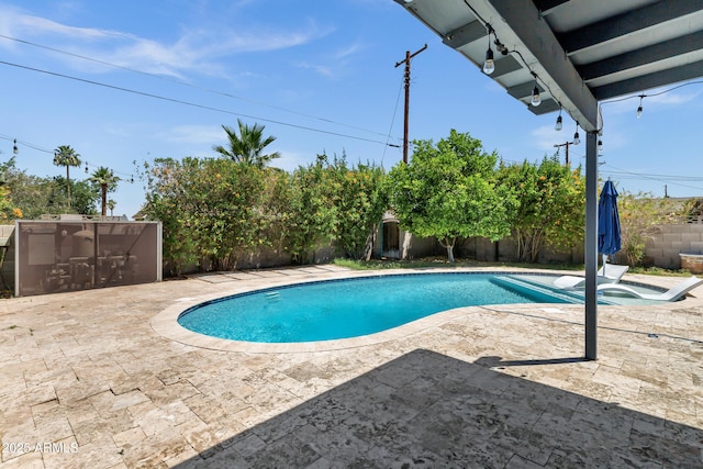 1832 E Concorda Dr, Tempe, AZ 85282 - view of swimming pool with a fenced backyard, a patio area, and a pool with connected hot tub