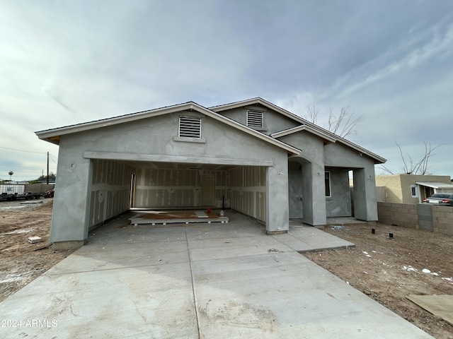 view of front of house featuring a garage