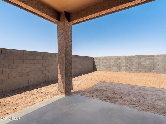 view of yard with a patio area