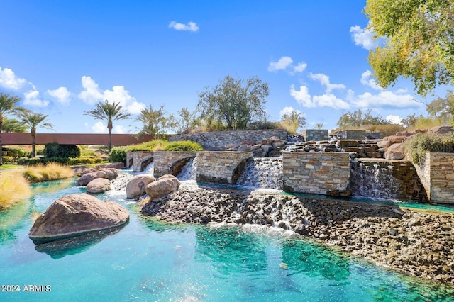 view of swimming pool