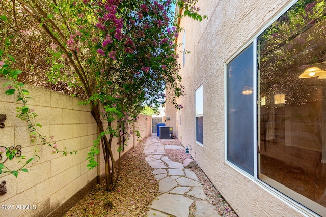 7520 S Jentilly Ln, Tempe, AZ 85283 - view of side of property featuring stucco siding and fence