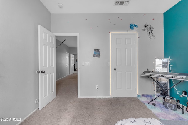1405 S Honeysuckle Cir, Gilbert, AZ 85296 - carpeted bedroom featuring baseboards