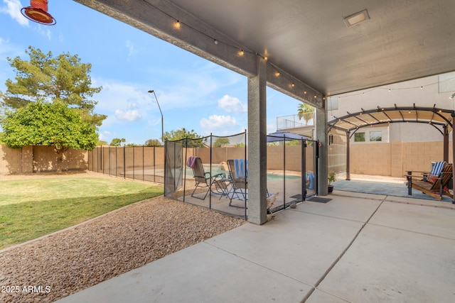 1405 S Honeysuckle Cir, Gilbert, AZ 85296 - view of patio / terrace