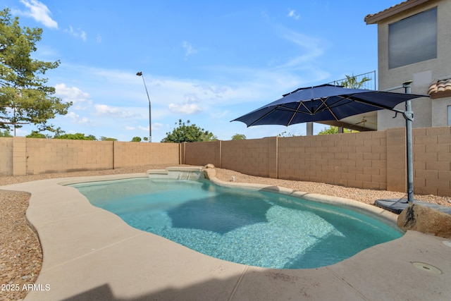 1405 S Honeysuckle Cir, Gilbert, AZ 85296 - view of pool featuring a fenced backyard